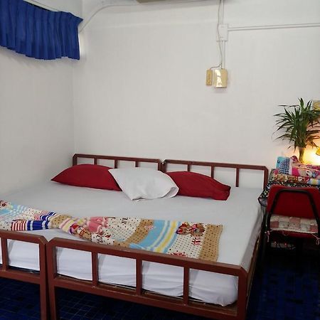Prasuri Guest House Banguecoque Exterior foto