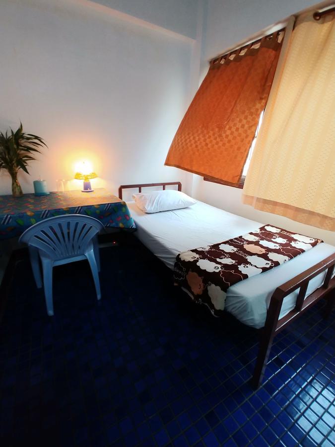 Prasuri Guest House Banguecoque Exterior foto